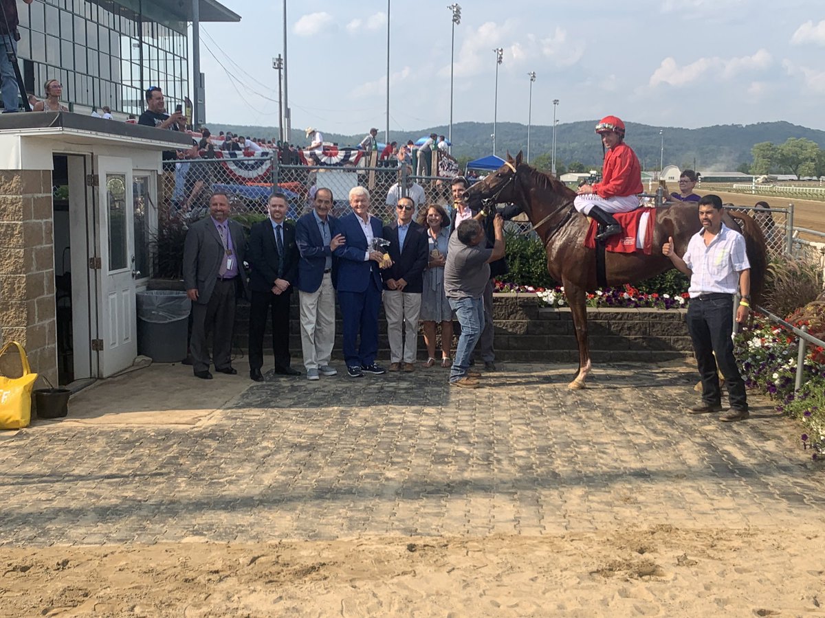 mtrgaming's tweet photo. Sprawl, the winner of the 2021 Governor’s Cup is in the Winner’s Circle! 🐴 https://t.co/nnDoT8cjLe