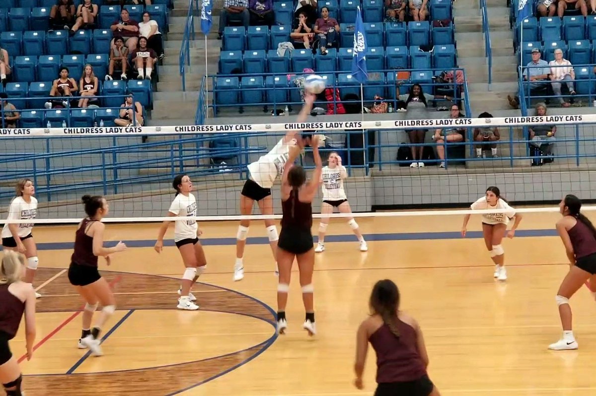 ladycatvball's tweet photo. Lady Cats set the stage this weekend for a great season!
#ladycatvb
#leavingalegacy 
#respectwinsgames 
@CoachZ00930817
@coach_collins22 
@Coach_Sims https://t.co/A7NVqlAfTX
