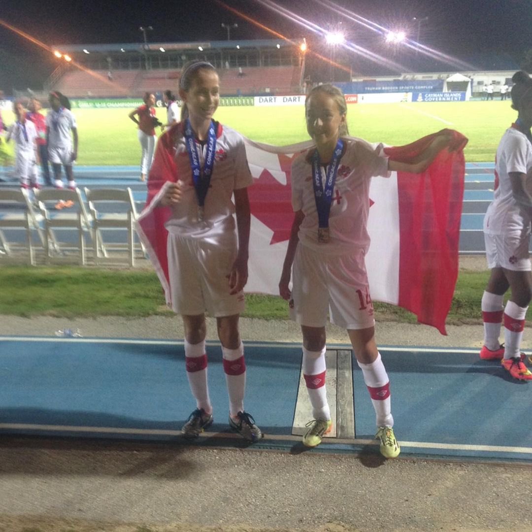 How it’s going vs. how it started for <a href="/GrossoJulia/">Julia Grosso</a> and <a href="/JordynHuitema/">Jordyn Huitema</a>! 🥰

We think it’s going pretty good! 😉🥇

📸: <a href="/GrossoJulia/">Julia Grosso</a>