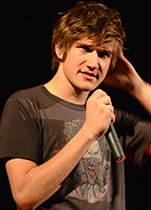 Is it just me or does Bo Burnham look like a young Gordon Ramsay? https://t.co/JqySsY8ZOd