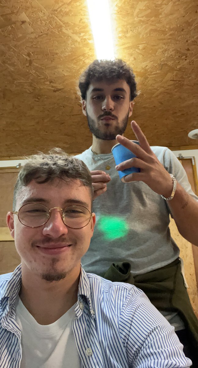 3ème recrue de la soirée pour nos margoulinois, messieurs-dames…. MONSIEUR Dorian Roffat, venu tout droit de la Pacaudière. Il aura su taper dans l’œil du président avec ses nombreuses qualités techniques au milieu de terrain. Il apportera toute son expérience à son équipe. n°22