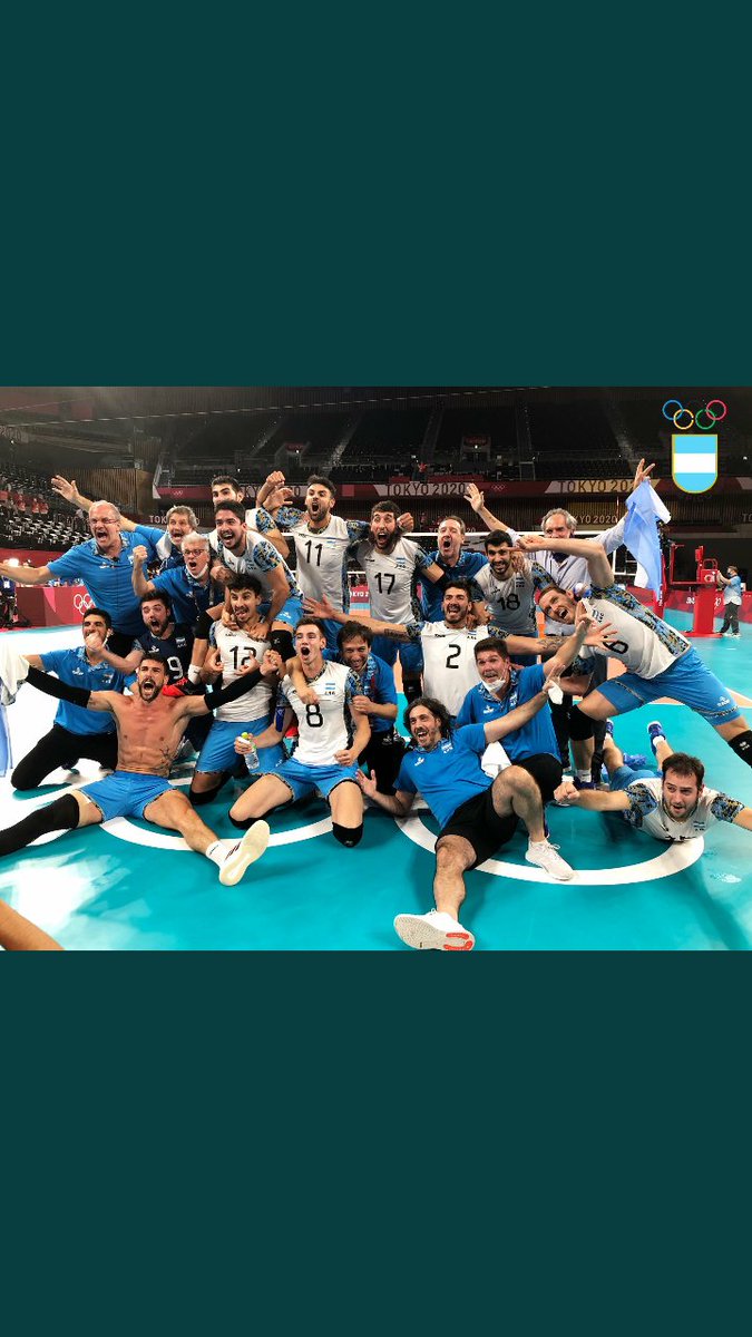 HumildeOpinio16's tweet photo. Bronce para Argentina en voley,tremendo partido contra Brasil 3 a 2;los cariocas tienen equipo A y B y el técnico los utiliza de acuerdo al momento del partido  o sea un plantel largo contra los albicelestes con  plantel mucho más corto.Mucho voley,huevos y actitud!!! https://t.co/KrJ6TNJiwm