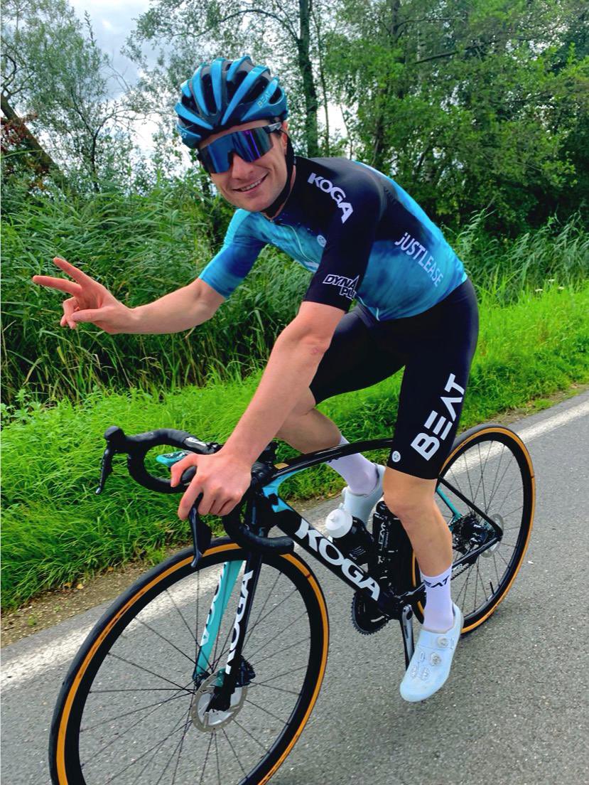 6 fractures, 2 contusions, 2 surgeries, 4 days Intensive care, 7 days hospital, 30 days off, 3/10 months rehab and 65 roller sessions later I’m capable of going out again! The human body is unbelievably strong and I’m feeling blessed 🙏🏻

#painistemporary #all4goolie #beatcycling