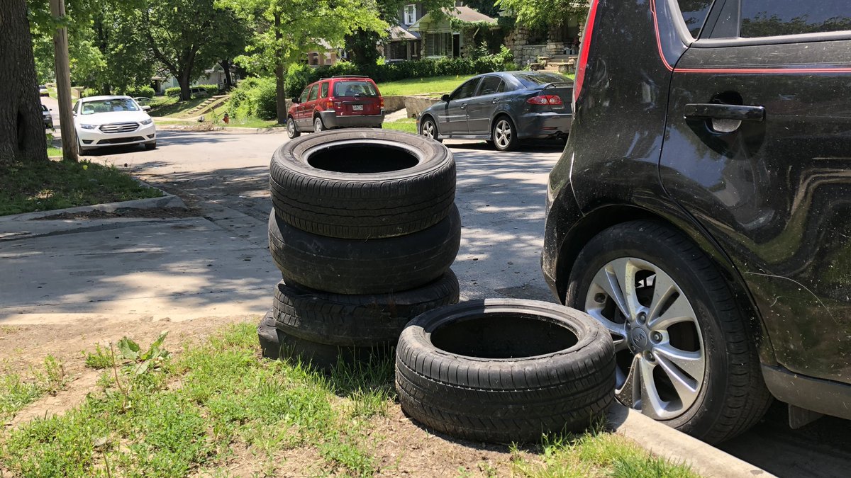 #TiredOfTires? 🎡 FREE Tire Pickup 🎡 Today (Saturday)!

Text/call/dm 📞 address &amp; we'll pick up tires from homes 🏡 (no biz) in East KC! 816-728-8685 

KCTownHall.com/tires
♻️ First Saturdays until November ♻️

<a href="/Robinson4kc/">Melissa Robinson</a> <a href="/QuintonLucasKC/">Mayor Q</a>