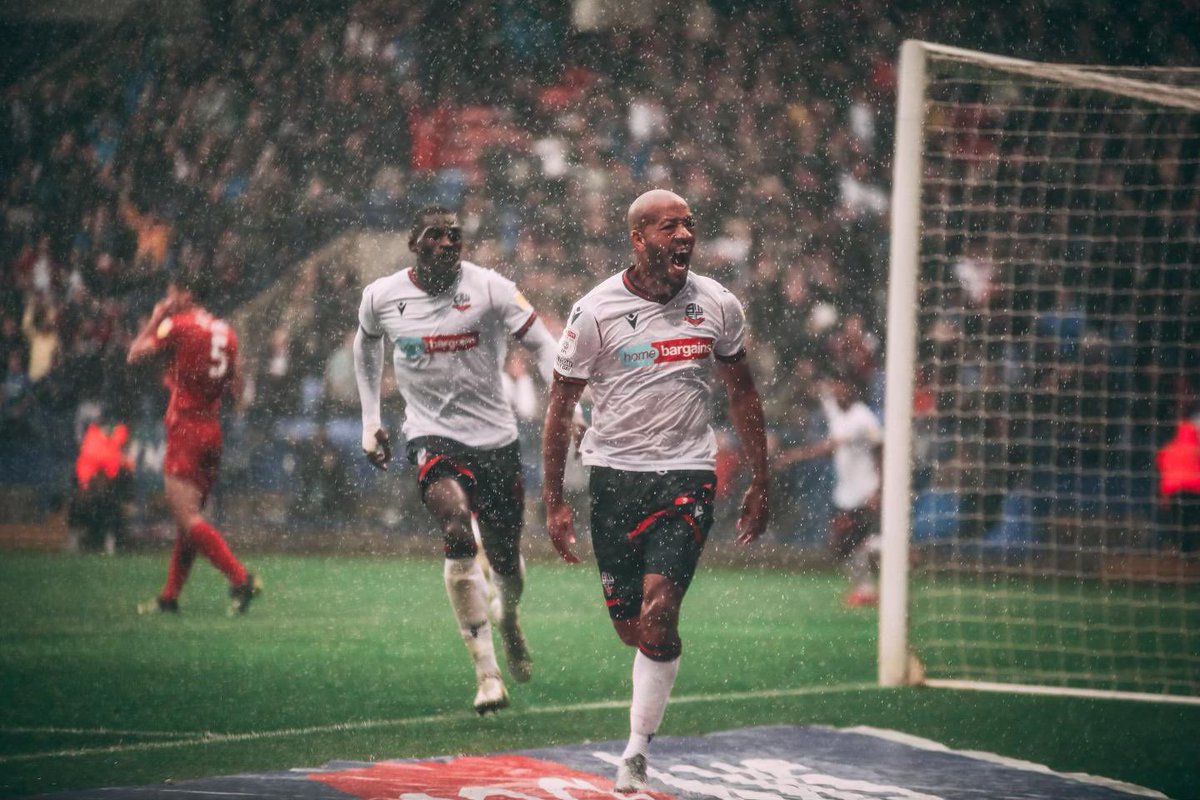 OfficialBWFC's tweet photo. 🦸 Baps to the rescue. 

#BWFC 🐘🏰 https://t.co/e5KuwGmt7S