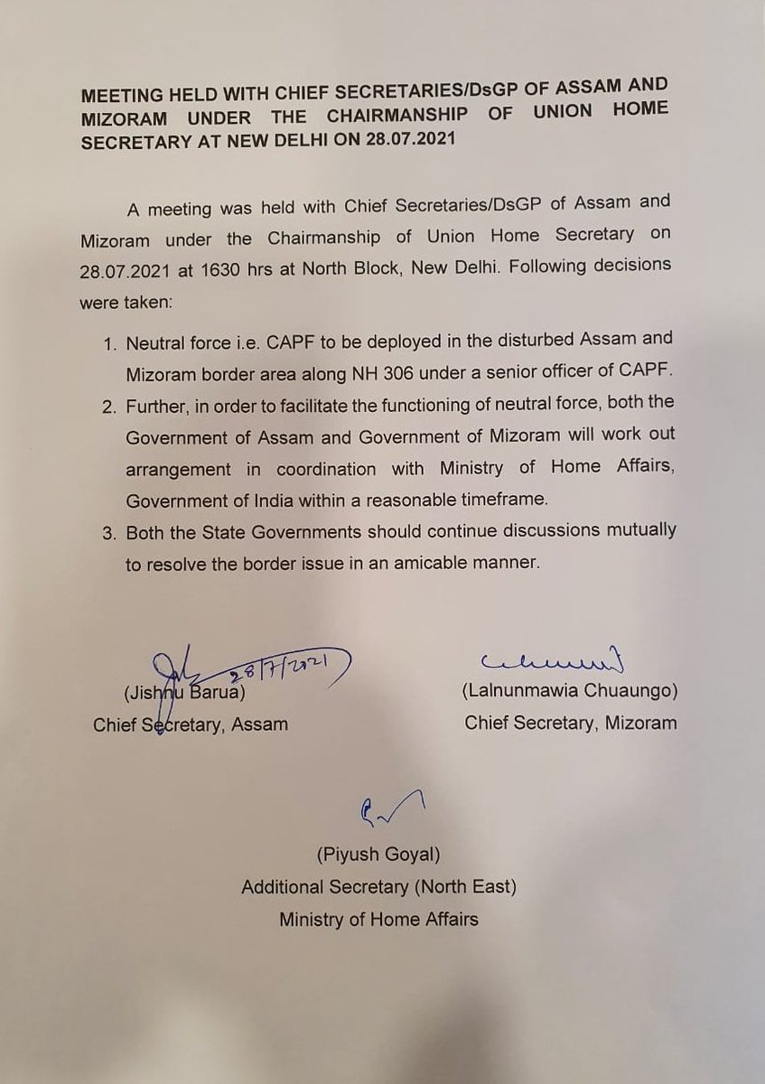 robertroyte's tweet image. The video quoted from @airnews_aizawl was tweeted at 6:59 PM. The incident took place at around 6:30 PM in Lailapur .This should've never happened Dear Minster @TheAshokSinghal. As for us, we are commited to 28/7 Minutes &amp;amp; 5/8 MoU btwn 2 states. Mizoram wants a peaceful solution.