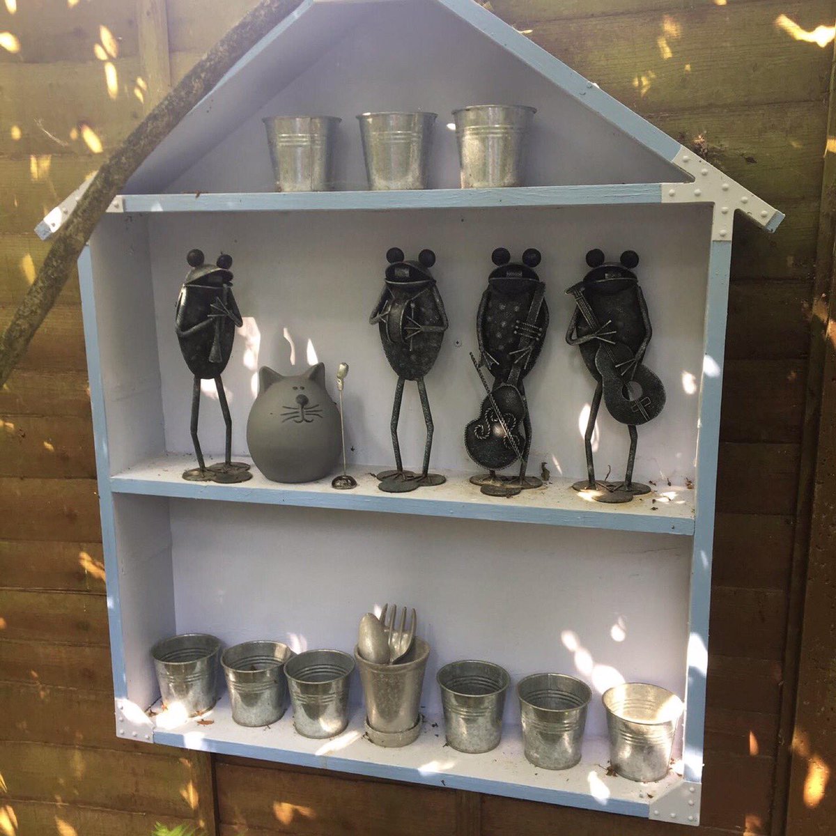 RspcaFinchley's tweet photo. Tomorrow is the day! Award winning garden open for charity. £4 adults, children free. 79 Church Lane, East Finchley N2 0TH 2-6pm. Cakes, hot drinks, raffle, plant &amp; upcycled art sales! Proceeds go to RSPCA Finchley Branch. Please support your local RSPCA &amp; find out what we do https://t.co/jWp7daUhp4