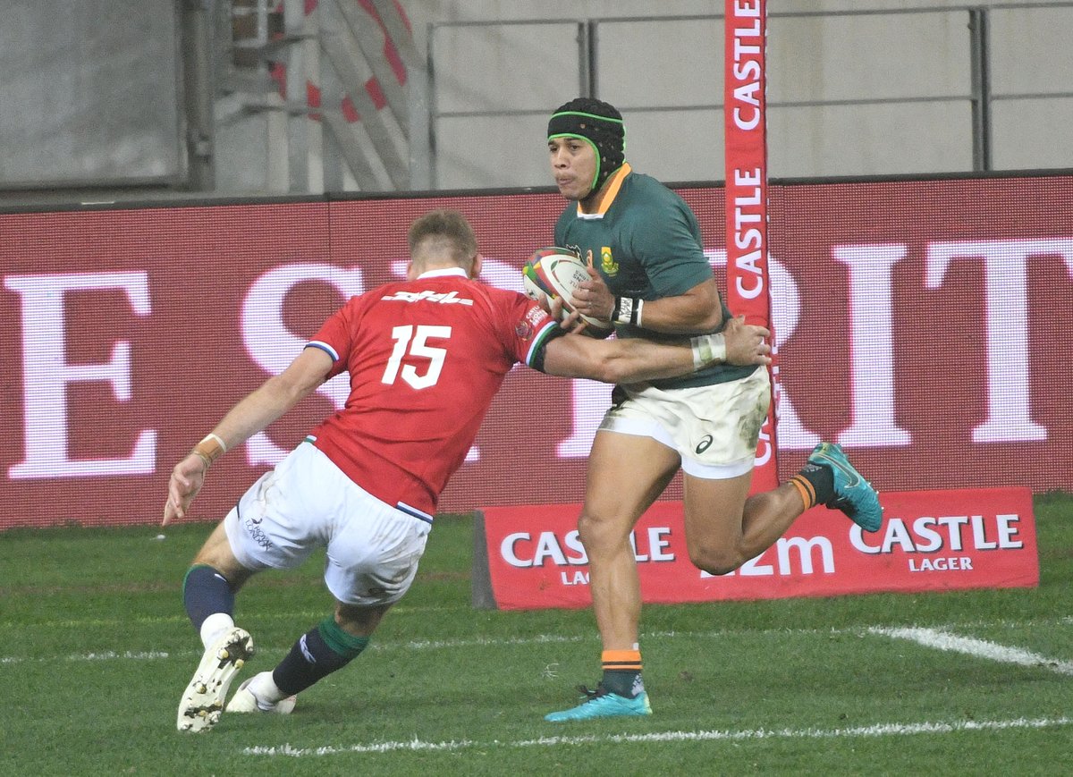 💥 Fireworks from Cheslin Kolbe – first try for the Boks after a great run by the speedster. Pollard adds the extras and the Boks take a 13-10 lead.
#CastleLionsSeries #StrongerTogether #StrongerForever #RSAvBIL #SAvBIL