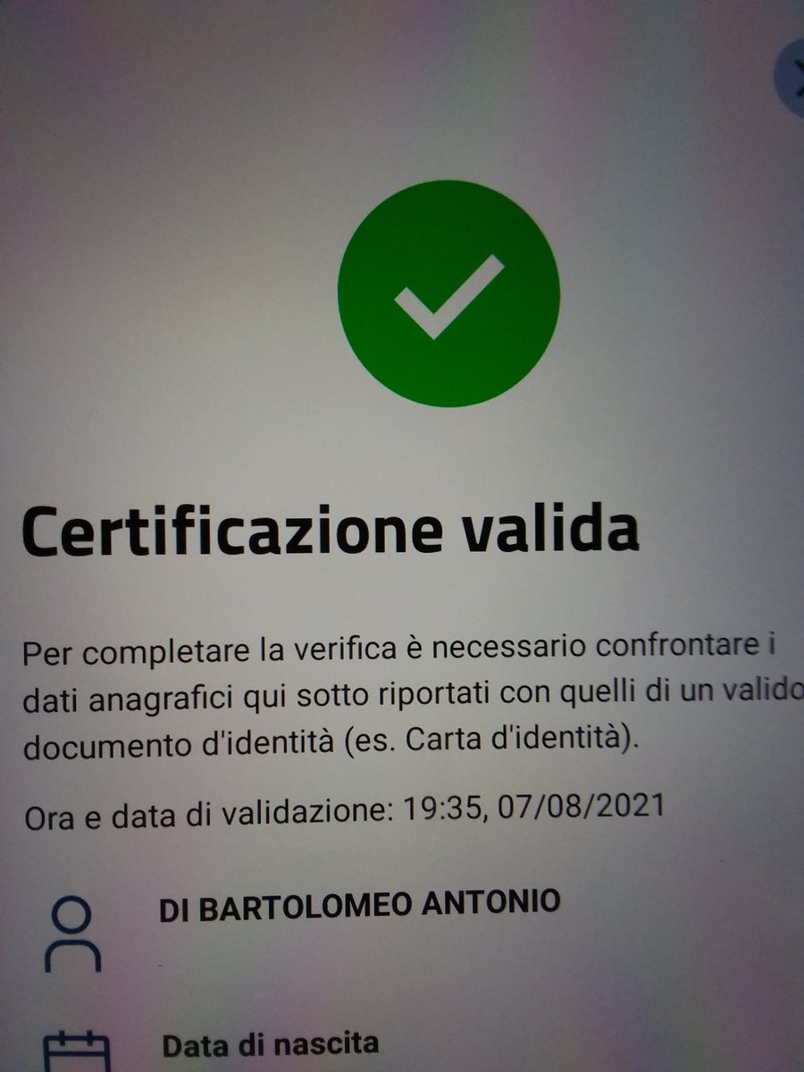 Ho provato l'app Verifica c-19 sul mio codice QR. Noto che con grande chiarezza è specificato che i dati anagrafici vanno confrontati con un documento d'identità. C'è anche la data di nascita.

#greenpass #CertificazioneverdeCovid19