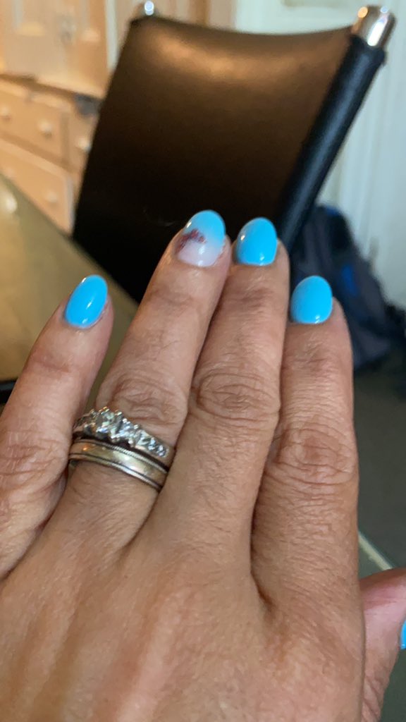 joshcki's tweet photo. @MoparJade @4xalexa new nails 😊 #nailsclub https://t.co/J8nQh4GBRt