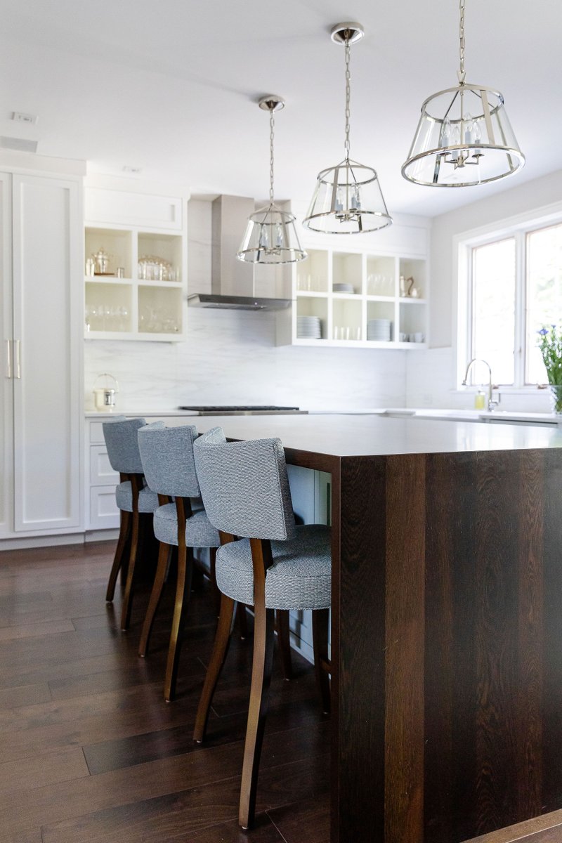 glumber's tweet image. Kitchen in white with a contrasting Pastore™ Table in Wenge, construction with Durata®.

Design Build team: Cullen Construction Inc
Interior Design: Barbara Gisel Design
Photo: Jenny Ham Studio
Wood Pastore Table: @glumber 

#grothouse@aiaphiladelphia @phillymag @classicist