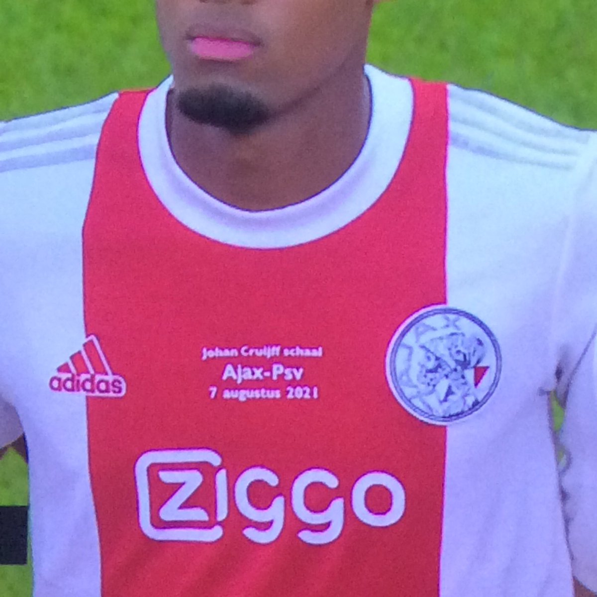 PSV met een hoofdletter en twee kleine letters schrijven... #ajapsv #fail