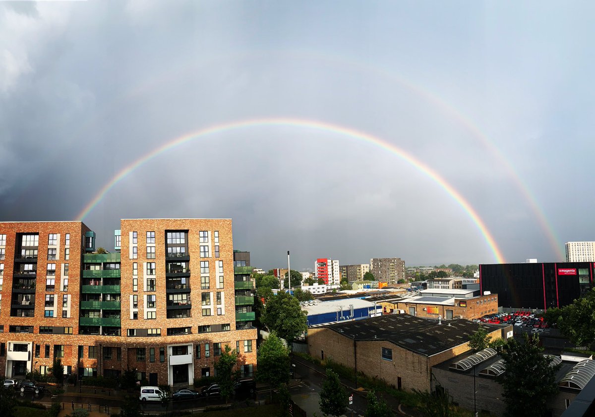 MeenaRajputGPUK's tweet photo. #rainbow ok I will momentarily stop whinging about this summer! 🌈💚 https://t.co/MyA2Mkma2a