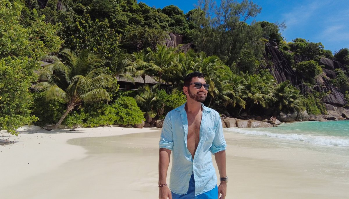 In love with #Seychelles ! What an amazing island destination! Friendly locals, gorgeous beaches, fresh seafood - Can't wait to be back for a new episode of #MaximumFoodie!