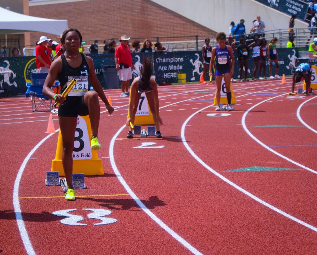 davidawchapman's tweet photo. Just a few shots from the AAU Junior Olympics in Houston, Texas
:
4 x 100 meter relay 🏃🏾‍♀️💨 #Track757 https://t.co/wQ9IIH5H74