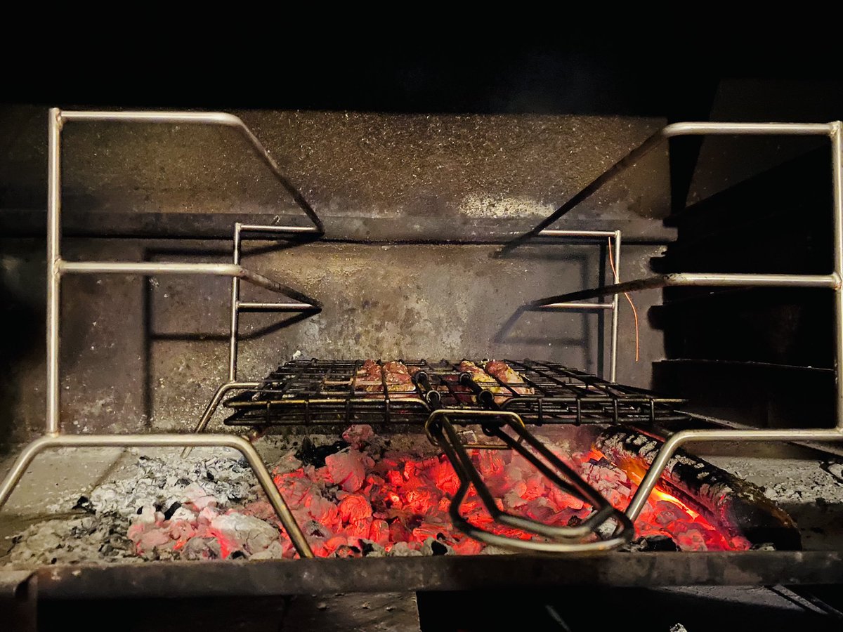 MartelizeBrink's tweet photo. Nou kan ons braai ๐
Dankie Bokke ๐ฟ๐ฆ๐ฟ๐ฆ๐ฟ๐ฆ Die lam-rump het lank genoeg gewag. Hierdie @InfinityBraai braairak werk net altyd perfek ๐ Maak nie saak hoe lank, groot of hoog.
#braai #stilbaai #infinitybraai #martelizebraai #oordiekole #martelizeoordiekole https://t.co/SVVCxitfHY