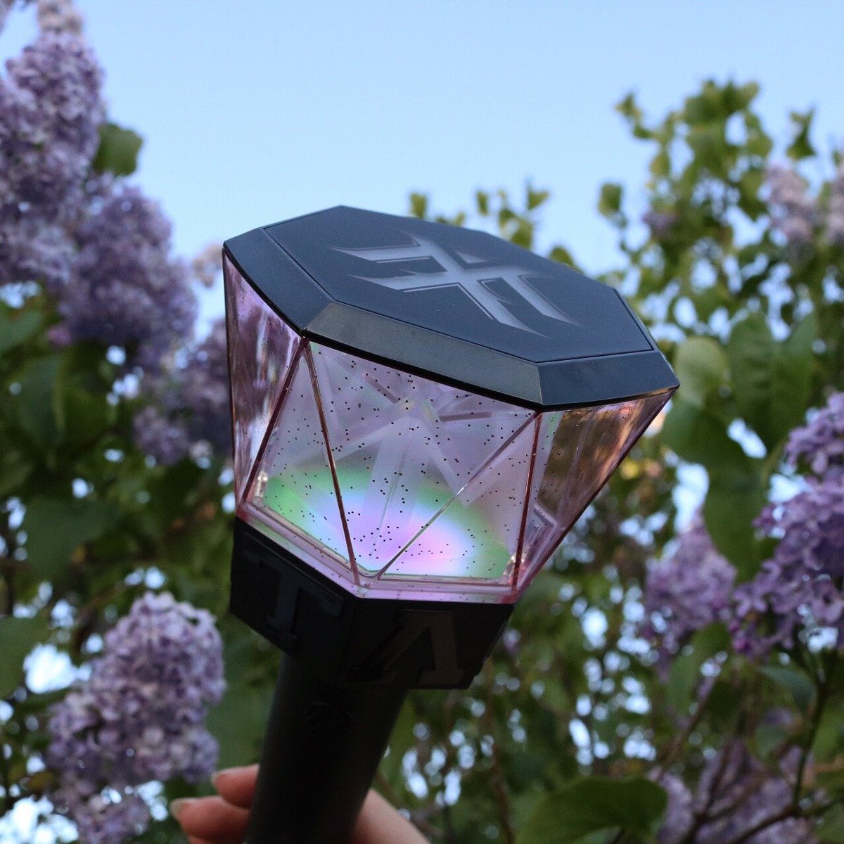 npomvtt's tweet photo. TOP 25 LIGHTSTICKS MAIS LINDOS | #TopLightstickNP

15º - Monsta X (Mondoongie) (587) https://t.co/WEeNeXBCDG