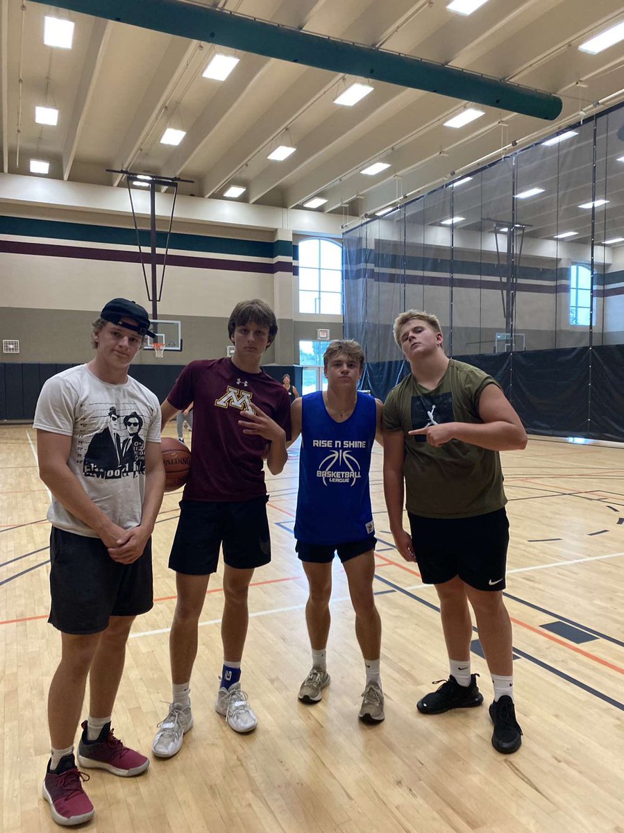 Huge show out at the 17U super showcase‼️
<a href="/MattMcFadden34/">Matt McFadden</a> 20 pts 📍
@AndyKaiser54 67 pts 📍
<a href="/CoryStewartLA/">Cory Stewart</a> 93 pts📍
<a href="/KennyEvers7/">Kenny Evers</a> 0 pts and 70 steals😈🔒