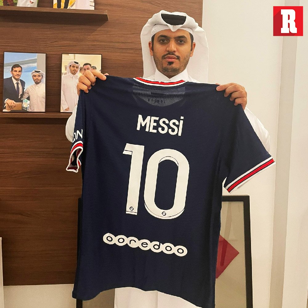 LO DAN POR HECHO EN PARIS 🇫🇷

<a href="/Qatari/">محمد الكعبي</a>, uno de los que ha soltado grandes adelantos del PSG, así presume el nuevo jersey que usará Lionel Messi en el equipo francés.

Su llegada es inminente. La ciudad de la Torre Eiffel tendrá un nuevo inquilino.

record.com.mx