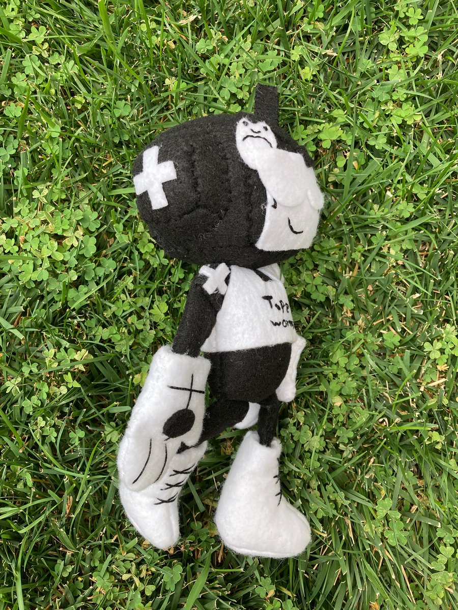 Robo_froggy's tweet photo. I turned my tanksona into a marketable plushie

#tanksona https://t.co/ftMAWET4sp