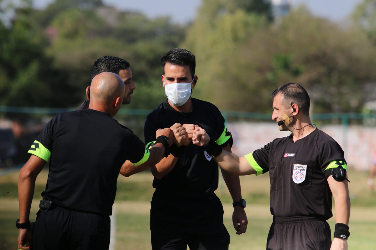 APFPrimeraB's tweet photo. #APFPrimeraB ⚽️
⏱ 10'
➡️ #Tembetary 0
➡️ #ColónDeÑemby 0
➡️ #Limpeño 0
➡️ #PHayes 0
➡️ #Atlántida 0
➡️ #ColónDeJAS 0
🗓 Fecha 21. https://t.co/JUtfzZQ1Si