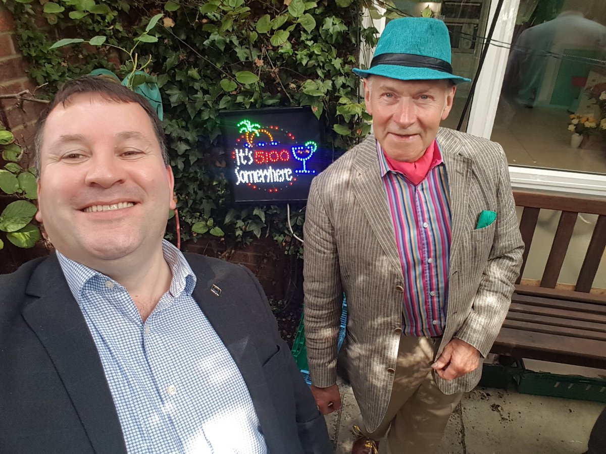 KevinGibride's tweet photo. @TEAMcitizenship soiree, wonderful company, brilliant food and copious amounts of champagne, #ThankYou @antonyfrost &amp; Barbara https://t.co/clWaquWHRw