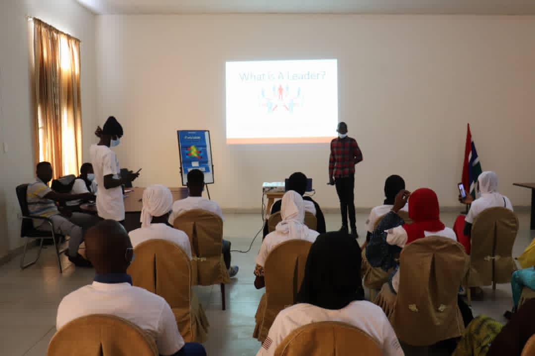 JoofAntou's tweet photo. Allow me first, to express my deepest gratitude to #Balal Public Library for allowing me to Facilitate on Leadership as #RLC fellow during this program, "Student Employment on Leadership and Entrepreneurship" Funded by the #USEmbassyBanjul https://t.co/DRNga4hHKr