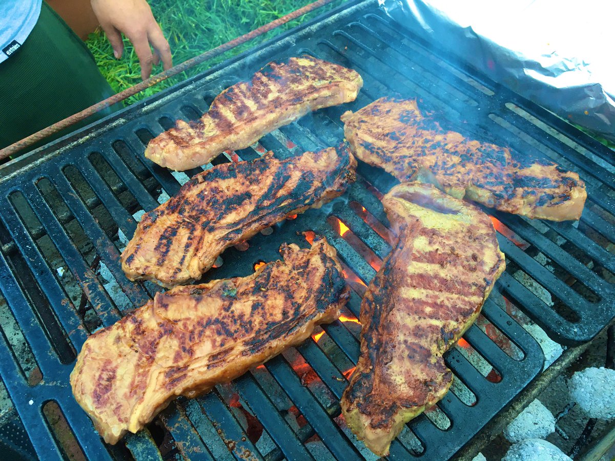 alison_woodall's tweet photo. Rowley Sirloin Steaks on the BBQ #BritishBeef #RowleyBeef #Sirloin #Homebred https://t.co/cn5teSxbau