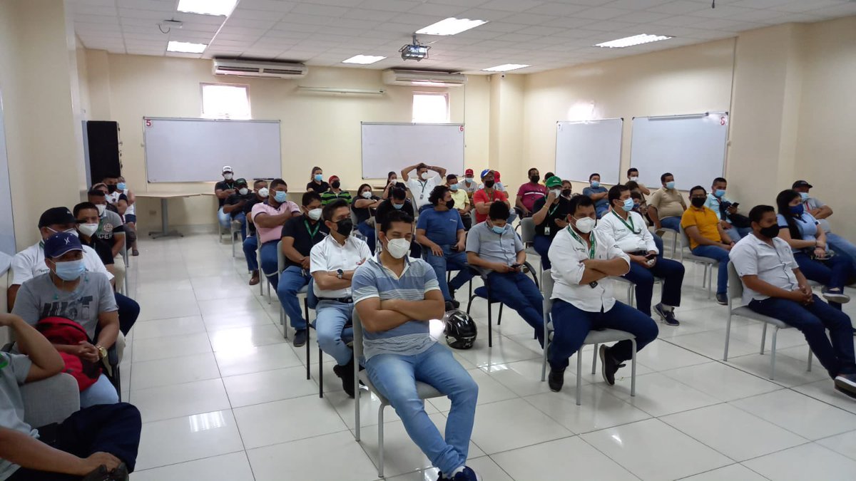 Salud_Guayas's tweet photo. #PlanVacunación9100| En los Centros de Vacunación de #SarahFlor, #Posorja, @Espol y #MuchoLote, hoy sábado continúa la jornada de aplicación de la #VacunaCOVID19, respetando todas las medidas de bioseguridad. #JuntosLoLogramos https://t.co/G3dFq6t84M