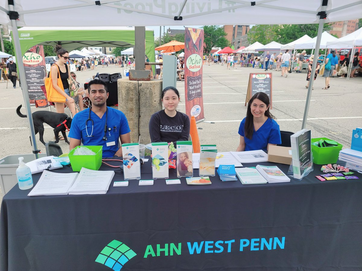 Had a great time at the Bloomfield Saturday Market with Dr. Johnston and Dr. Julie.☺☺