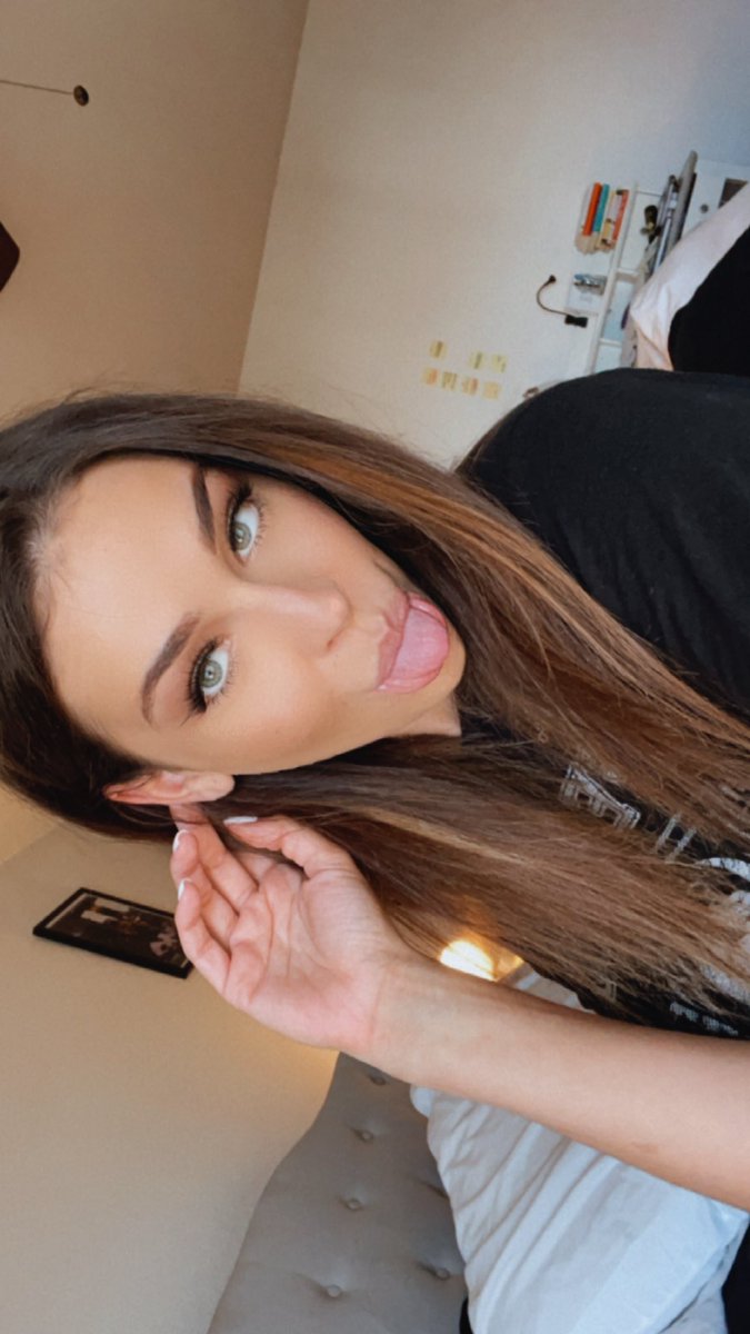 makennajacklyn's tweet photo. Hello Twitter, it has been a HOT ass minute… https://t.co/iIVyc6vWTL
