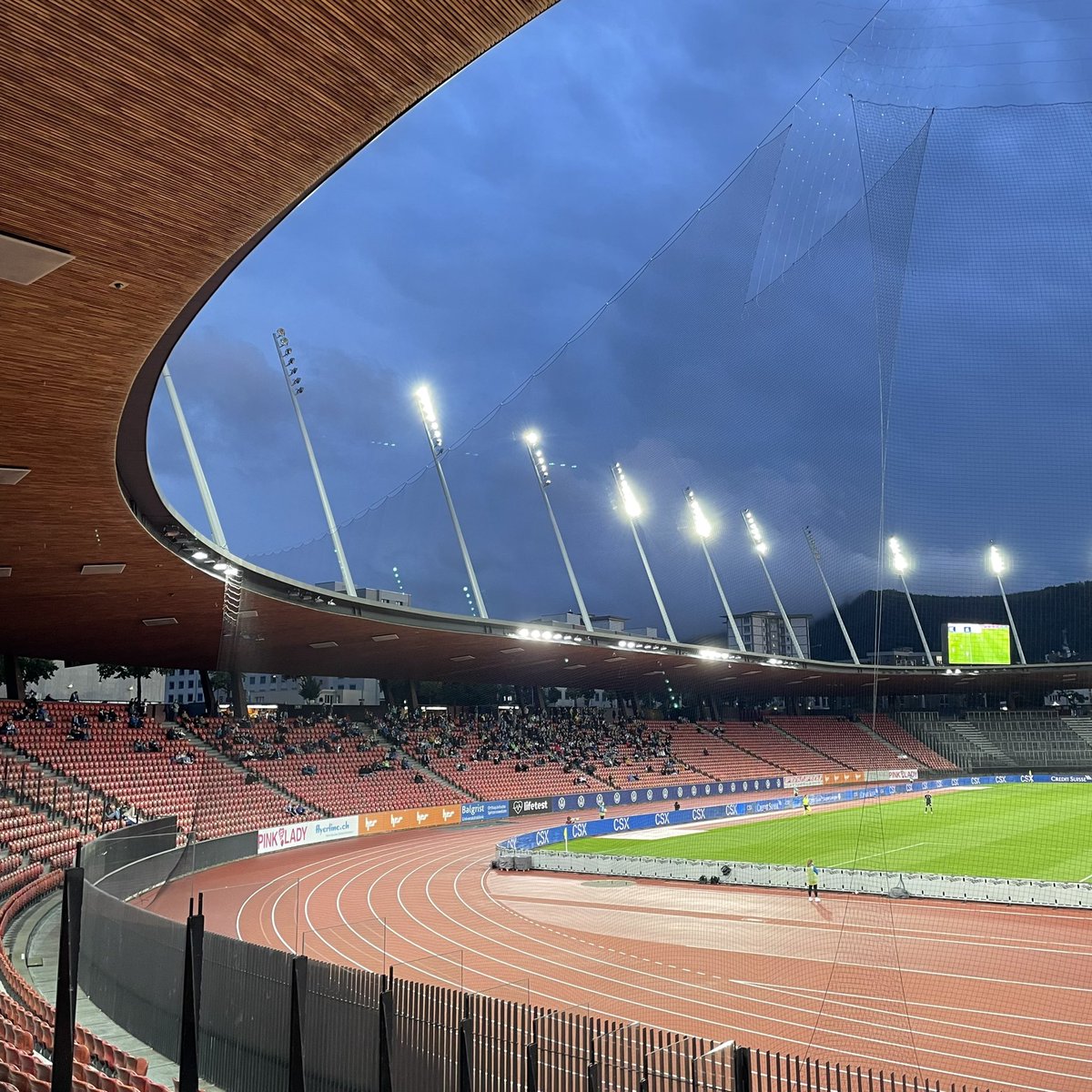 GrummelGru's tweet photo. Hoppen bei den Hoppers. | #gcls #letzigrund #worktrip #stadtclub #zürich #groundhopping #gc #groundhopper #stadionerotiker #grashoppers #stadionliebe #calcio #fussball #fußball #stadion #schweiz #fubbes #switzerland #groundhopping #stadien #flutlichtfieber #flutlicht #zurich https://t.co/V4hnUd20zy