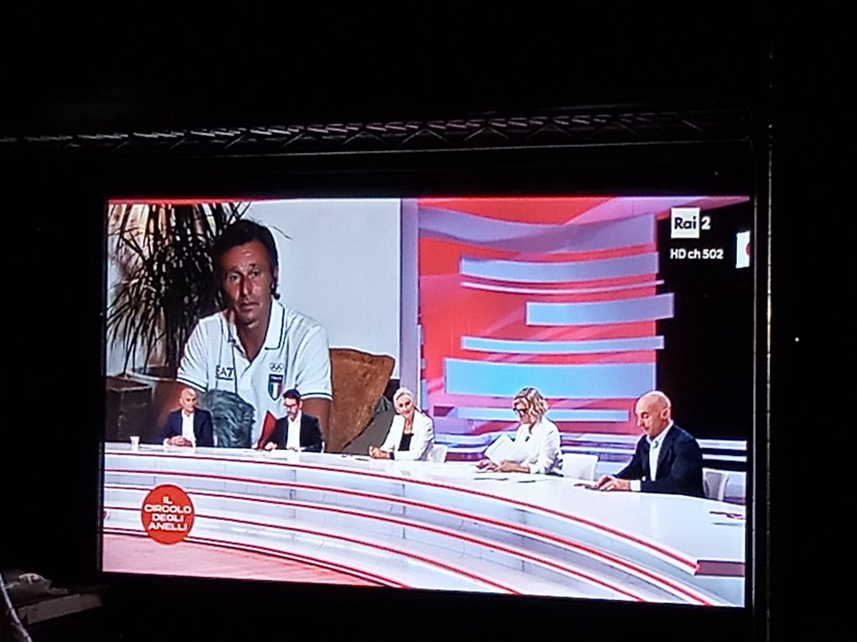 #ilcircolodeglianelli appuntamento fisso..come farò da lunedì? #rai2 #OlimpiadiTokyo2020 tra tutti i grandi campioni presenti in studio o in collegamento <a href="/destefanoaless/">AlessandraDeStefano</a> medaglia d'oro olimpica del giornalismo sportivo!!