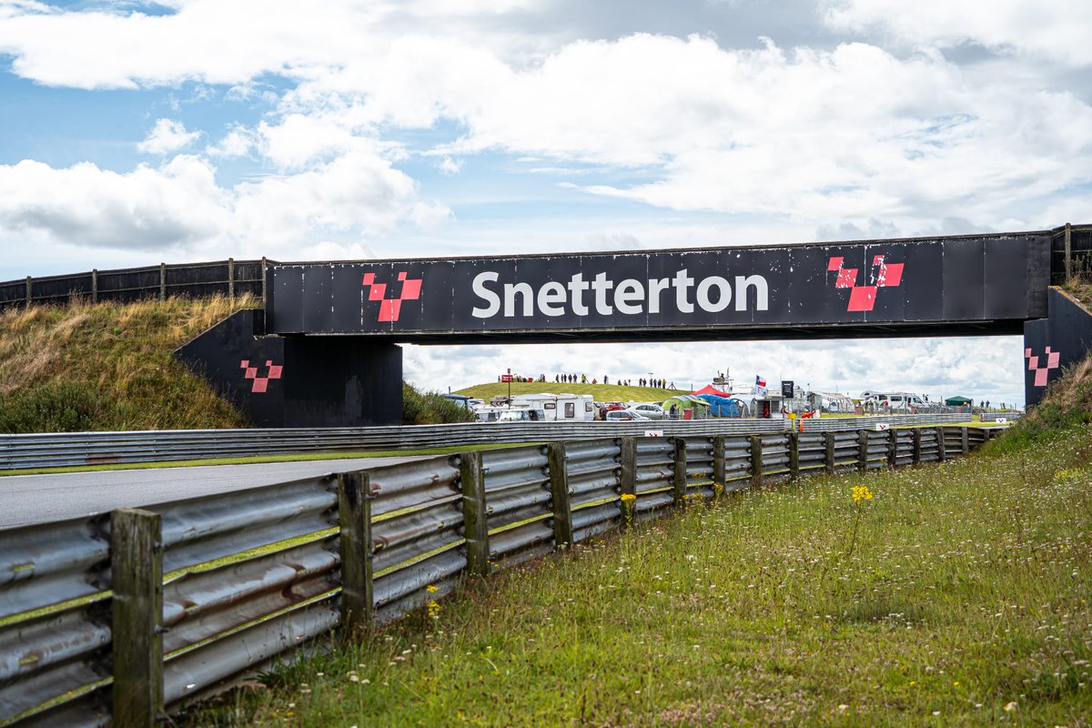 JBDataEngineer's tweet photo. Eventful day at Snetterton  today.
.
But looking forward to tomorrow with Owen Hizzey  

.
#motorsport #motorsportengineering #motorsportengineer #racing #data #JBDE #JBdataengineering #jbdataengineering #letschart #consult #consultation #support #racesupport   #snetterton #snett https://t.co/jzrRNYiu3e