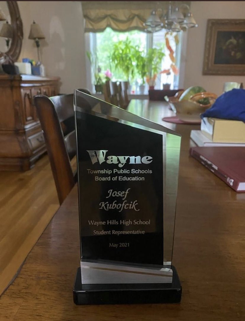 DadJrz's tweet image. Joe, I’m so happy for you! It’s humbling to see how much you’ve accomplished academically, athletically, and as a community leader &amp;amp; servant.  I wish you continued success &amp;amp; happiness at Hamilton College studying Pre-Med and playing competitive football.  Enjoy the next chapter!