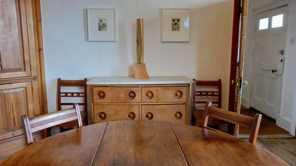 First stop on this holiday: the exquisite <a href="/NorthHouseGal/">North House Gallery</a> in Manningtree, to say hello to some <a href="/fergushare77/">Fergus Hare</a> paintings. Another favourite: <a href="/daisycookartist/">daisy cook</a>'s abstracts. 
'Shore - Aspects of the Liminal', with work by 8 artists, is on until 28 August 2021. #contemporaryart #Essex