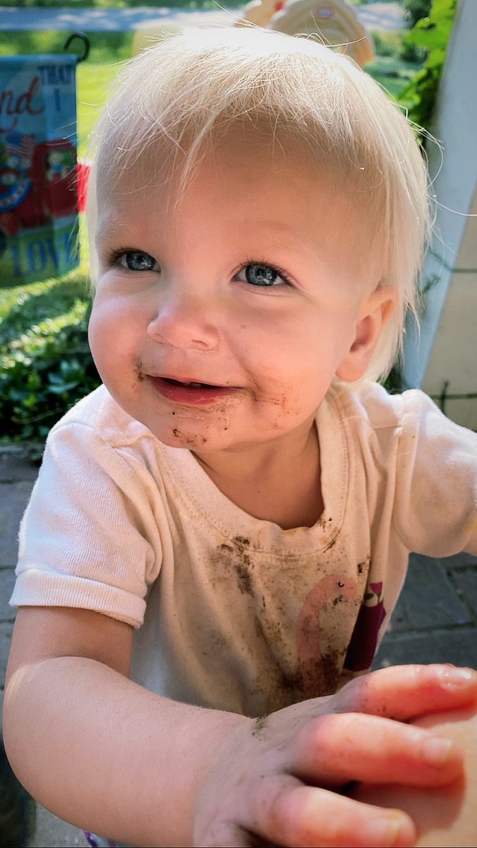 Hails16_'s tweet photo. Here’s an updated pic of my child- still eating dirt https://t.co/dqXAt7WuPo