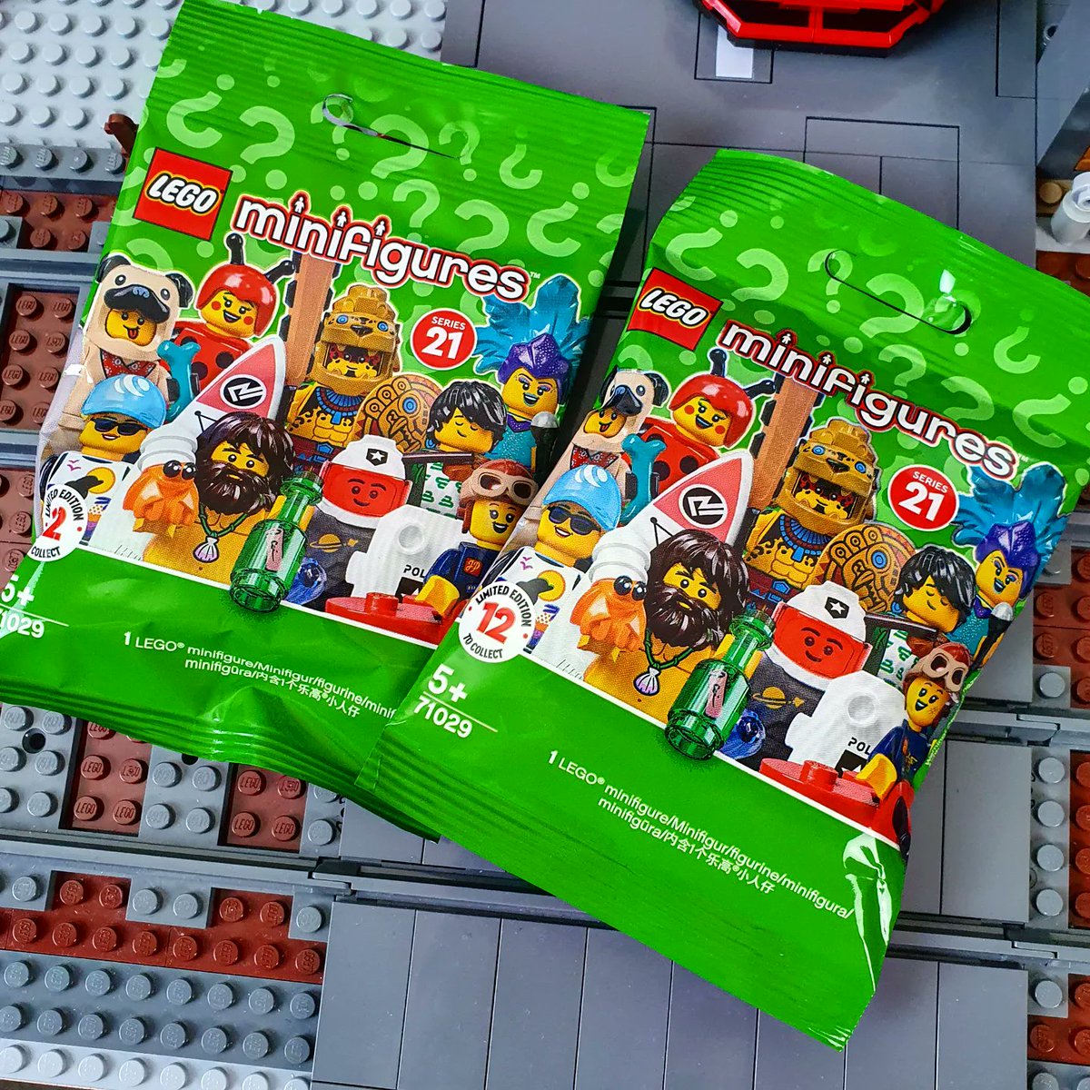 CreativeBrickB's tweet photo. A couple of Series 12 LEGO minifigures. More of my LEGO City on YouTube - Link in bio.

#Lego #legocity #legominifigures #legominifig #legominifigure #minifig #legoset #afol #legoafol https://t.co/9buc9GOjJY