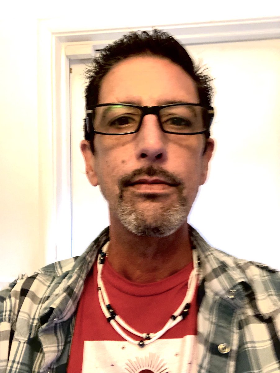 NeilDMaxwell's tweet photo. Shout out to ⁦@aliwatson117⁩ ⁦@igmuthankastore⁩ for an amazing necklace design. It’s hard to just string beads, but to  build a balanced double loop with beads lining up and zero clasp rotation is 💜🙏

Also ⁦@EaglesElatis⁩ the hair is slowly growing out https://t.co/PvAbkObRNR