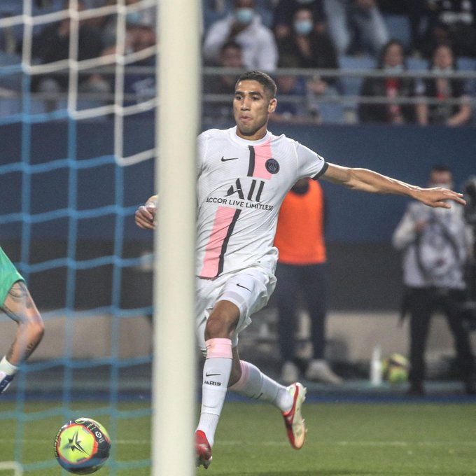 DjMalanga's tweet photo. Half Time: Start of the French league for #PSG_inside in 45 minutes, the scoreboard says 1 x 2 above the Parisians, with goals from #Hakimi and #Icardi, for the #TROYES home team, the player has scored: #Hajjam @Ligue1UberEats https://t.co/L2hnWi3Rkl