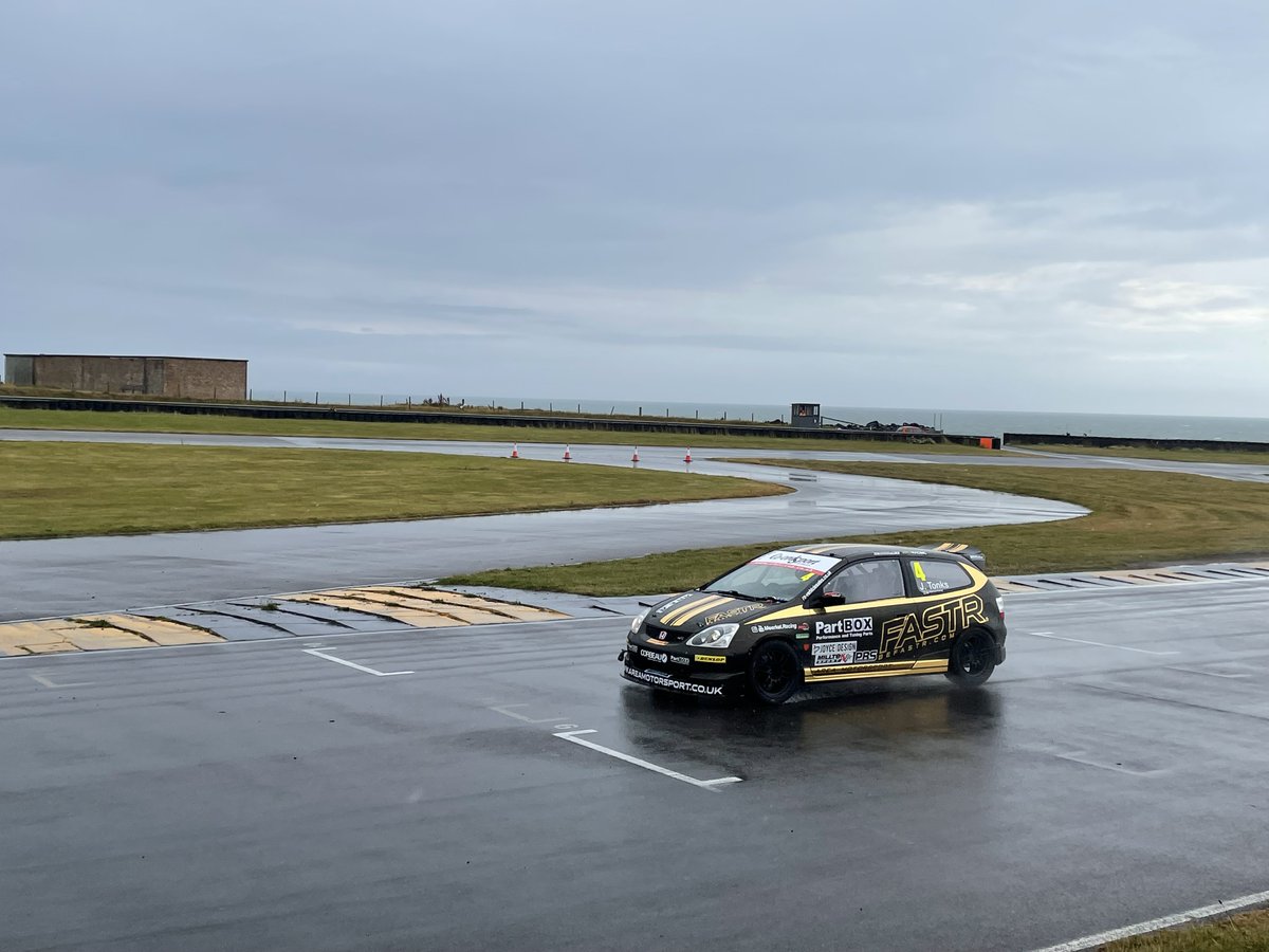 CivicCupUK's tweet photo. ⏱ANGLESEY PRACTICE ACTION⏱
A Practice session was held today ahead of the @MilltekSport @CivicCupUK races at @angleseycircuit on Sunday!
As you can see, it got a bit wet on track...
#MilltekSport
#CivicCup
#CupClass
#ProductionClass https://t.co/ny1Tn2gqhF