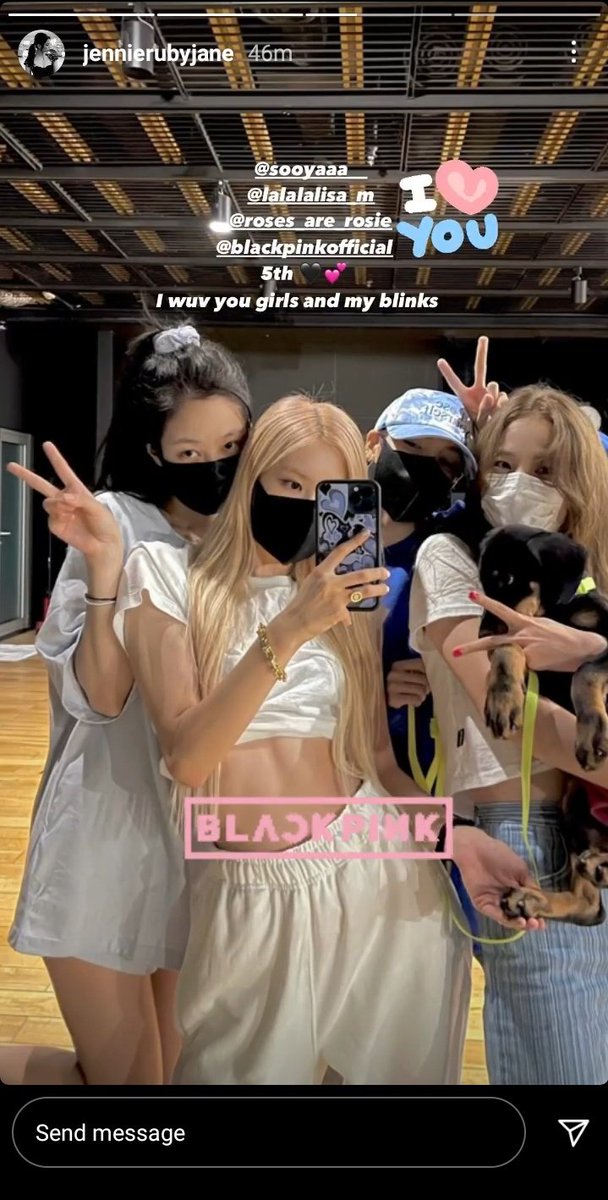Jl_9697's tweet photo. Yiiie love daw ni jennie yung naka blue 😆🥰 ang galing talagang pumili ni jennie ng photos haha I love it 😍
#jennie #jenniekim #lisa #lalisamanoban #jenlisa #jisoo #kimjisoo #rosie #parkchaeyoung #chaesoo #blackpink #Happy5thAnniversaryblackpink https://t.co/h7GWIKYMEV