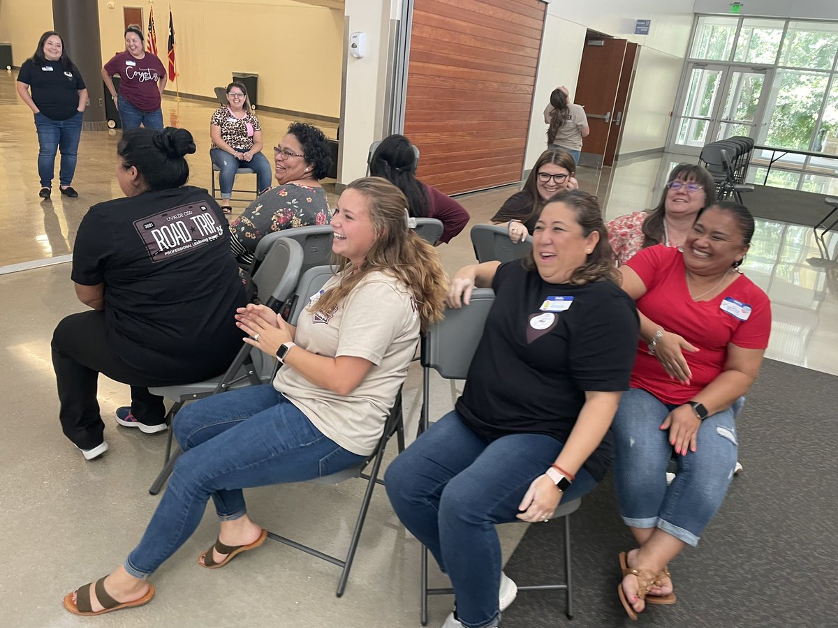 litUCISD's tweet photo. Playing, learning, and sharing, oh my! Can’t wait to get together with this energetic, driven, and reflective group again! Thank you to all our #teacherleaders that joined! #BlendedUCISD #UBLARetreat21 @tarski_margaret @natariastx #stuffed #somanysnacks https://t.co/z8bVaoEQqo