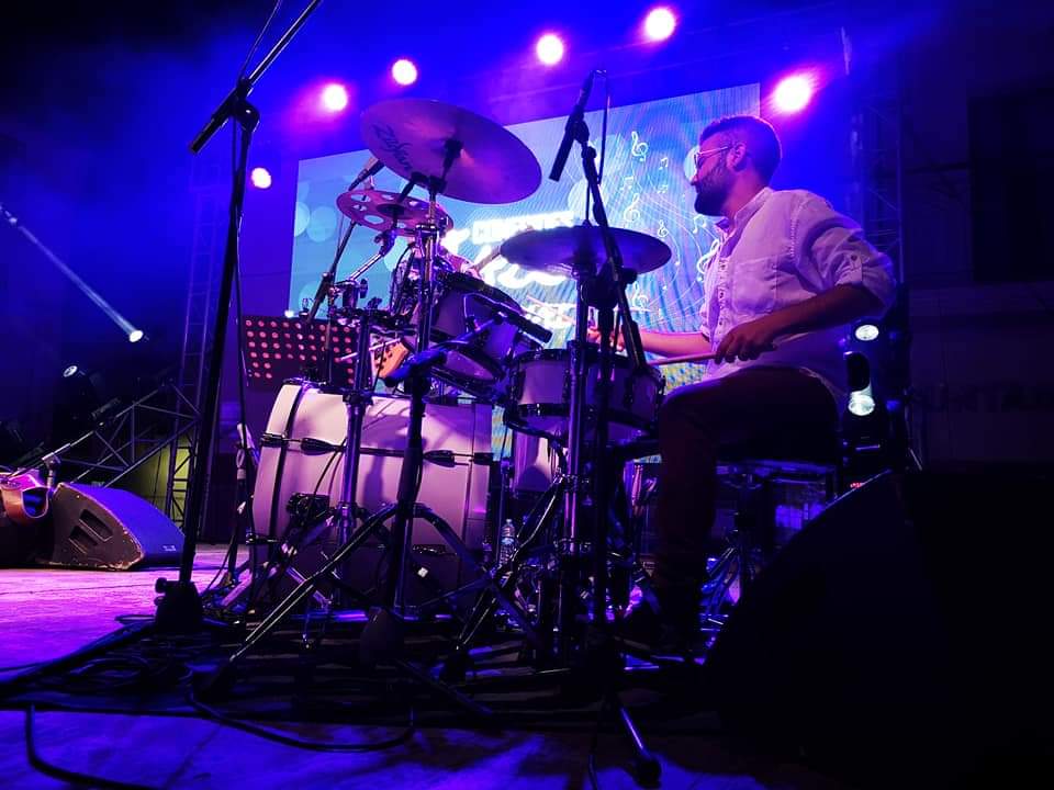 JazzConfrides's tweet photo. Vuelve el directo en esta segunda jornada 🎶🎹 En estos momentos THE JAZZ TRIO radia energía en el escenario de #ConfridesJazzFestival con el auténtico sonido de su directo. 

✨ Con las más estrictas medidas de seguridad frente a la Covid-19

@confrideslabdet @dipuAlicante https://t.co/CL7vpaN1Ya