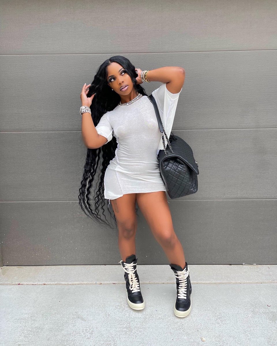 dearra's tweet image. 🖤