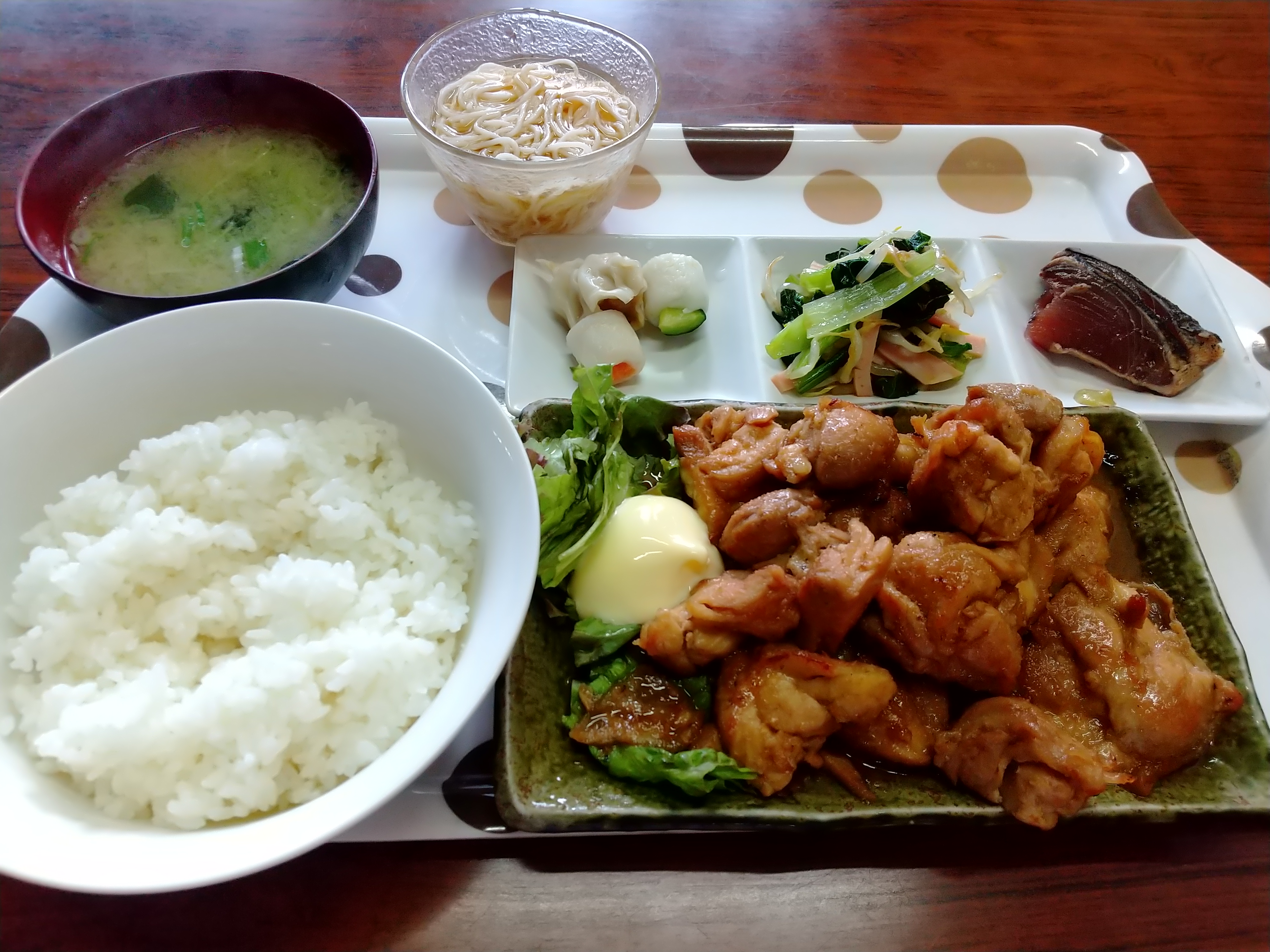 大館めんちゃんねる おはようございます 今日の大館めんちゃんねるは 大館市 高田屋食堂の魚ランチも驚異的だった だよ みんな食べに来てね T Co 4iiws86kdz 大館市 高田屋食堂 昭和な食堂 ランチ 肉ランチ 魚ランチ