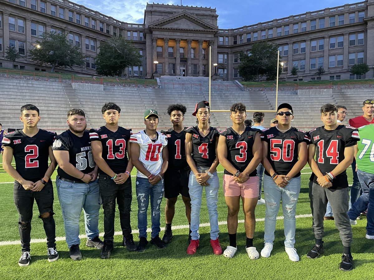 El Paso Strong💪🏾 ! @HanksCoachBlair <a href="/Prep1USA/">PREP1</a> <a href="/RealJesseTovar/">Jesse Tovar</a> @estansbury <a href="/coldestzone915/">Coldest Zone Pod | Sponsored by Royal T Realty</a>