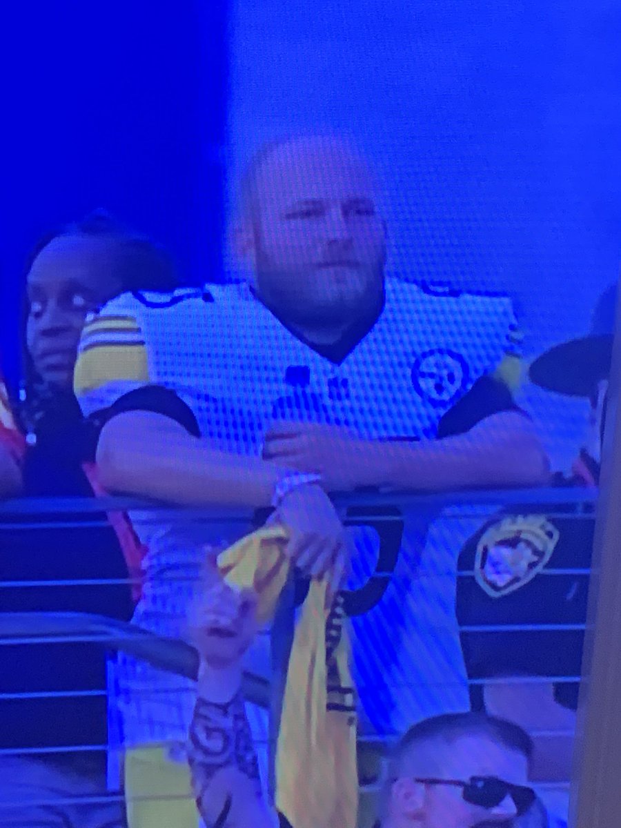 tclair_'s tweet photo. Pads in the stands at the NFL HOF Induction #FootballGuy @BarstoolBigCat @PFTCommenter @hen_ease https://t.co/7gMnSJDdOG