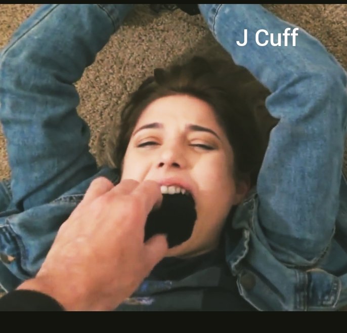 JCuff10's tweet photo. U walk into a room and see this.. cuffs, free weights, sock gag. #bondage #gagged #DiD #damselindistress #handcuffed #cuffed #cuffs #handcuffs #sockgag #sockgagged #struggle #jeans #gaggedmouth #mouthgagged #stuffgag #StickASockInIt #freeweights #dumbbells https://t.co/zHYf2pRgTs