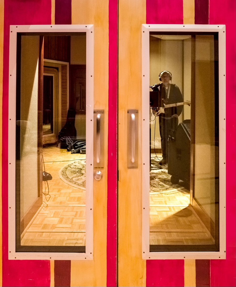 Behind bars. 

📸: @Nicki_Germaine @BBArocks @gwtallent #thedelevantes #recordingstudio #recording #blackbirdstudio #americana #americanamusic #newmusic #livemusic #bobdelevante #mikedelevante #garrytallent #davecoleman #bryanowings #newalbum #2021music #rootsmusic #nashville